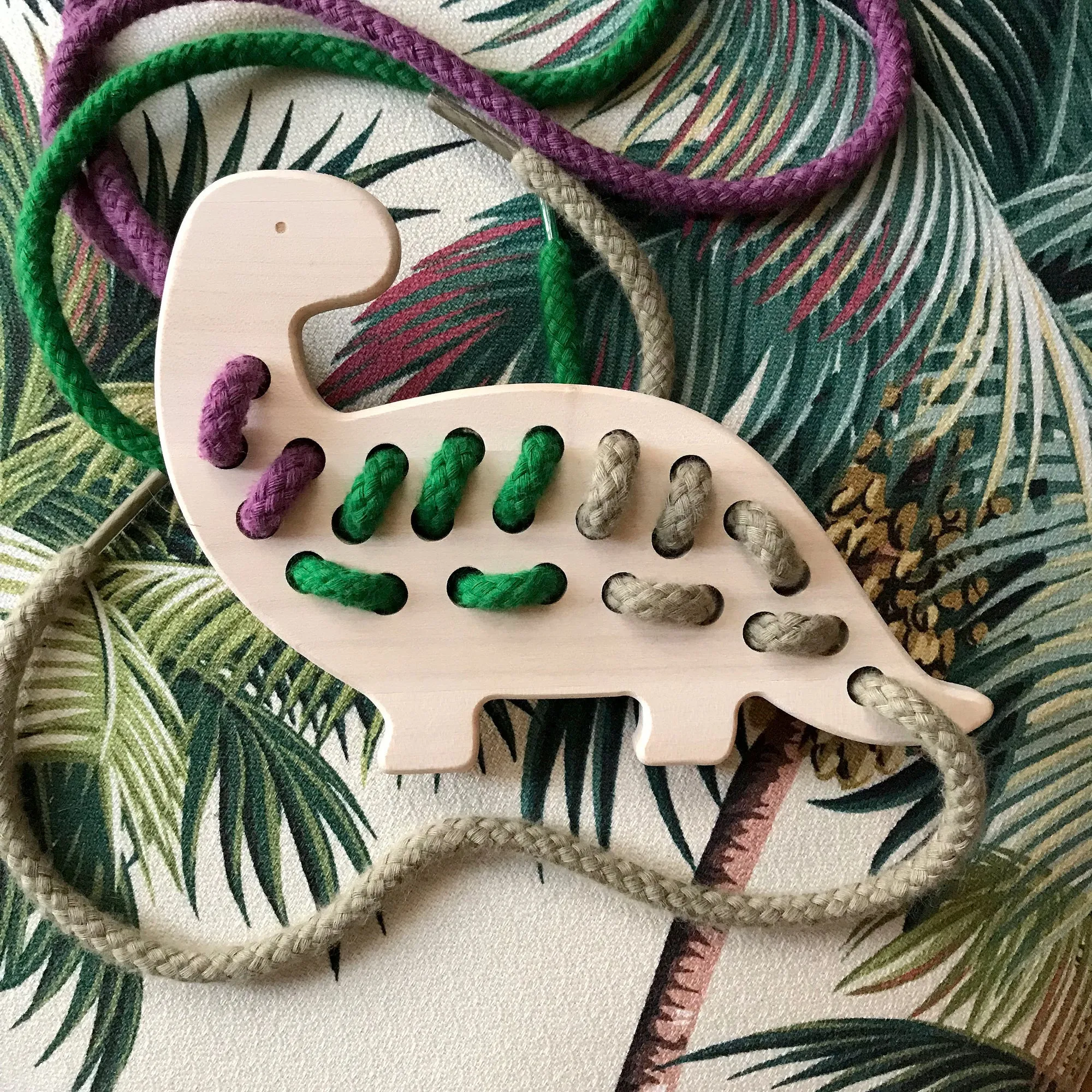 Briki Vroom Vroom Maple Lacing Toy Dino