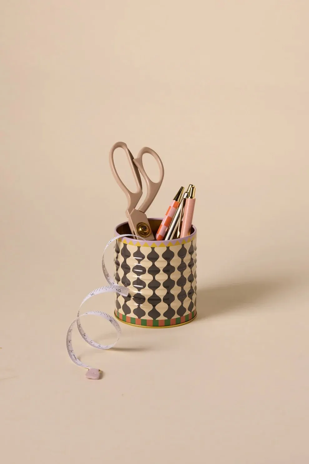 Designworks: A Dopo Black & White Wavy Storage Tin
