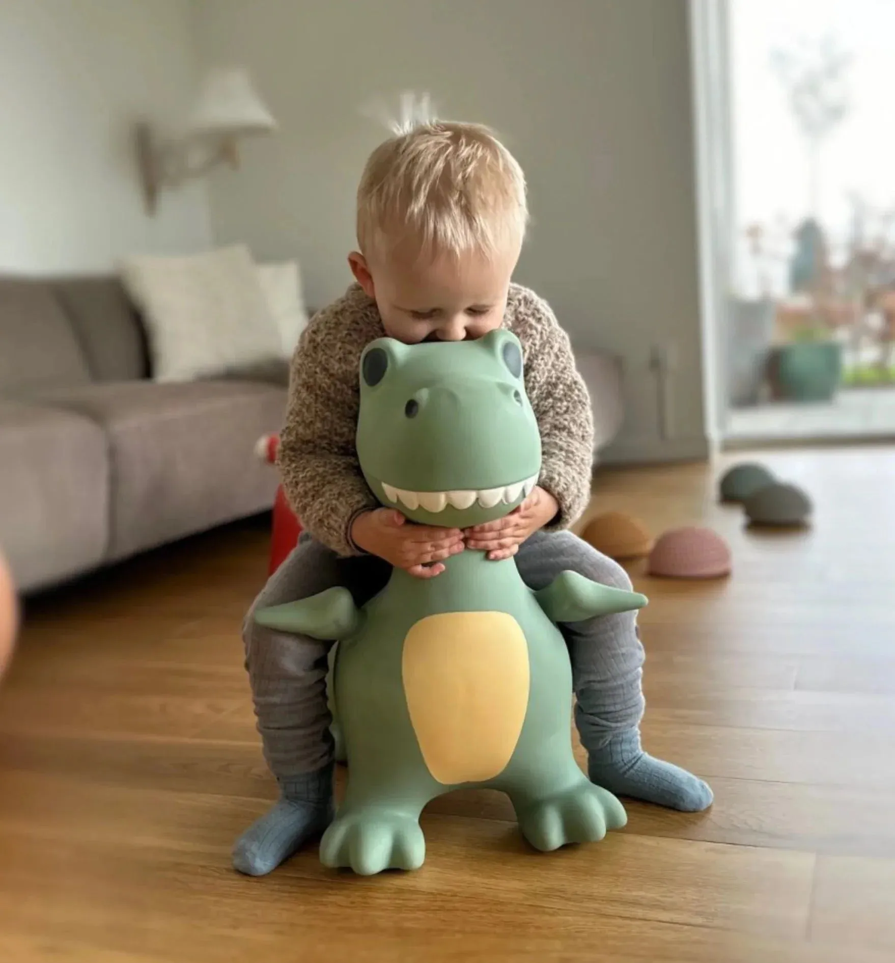 Find That Hippo: Hopping Animal - Dino