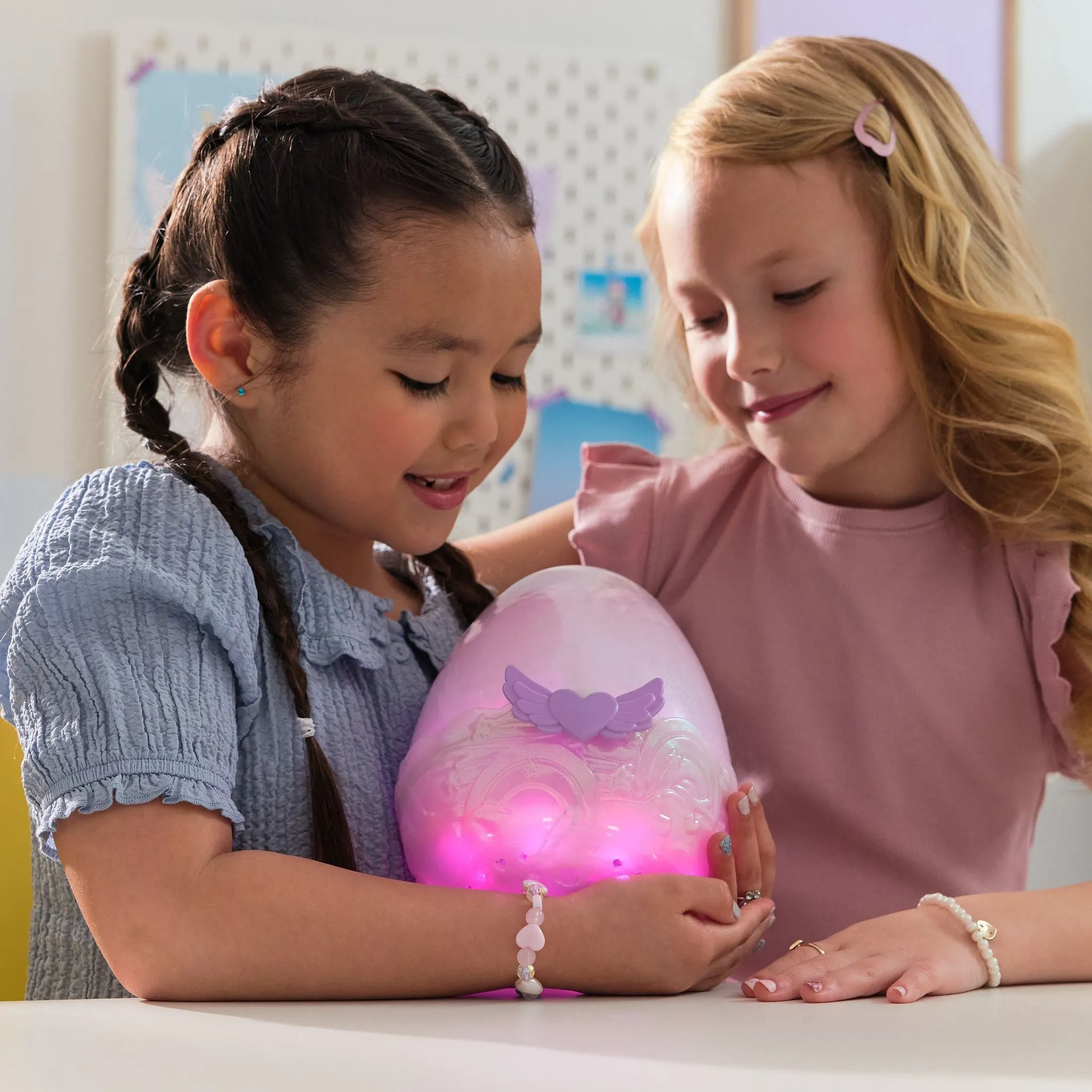 Hatchimals Alive! Mystery Hatch Pufficorn