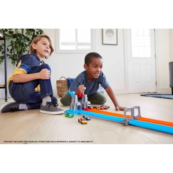 Hot Wheels Action Double Loop Dash Track Set
