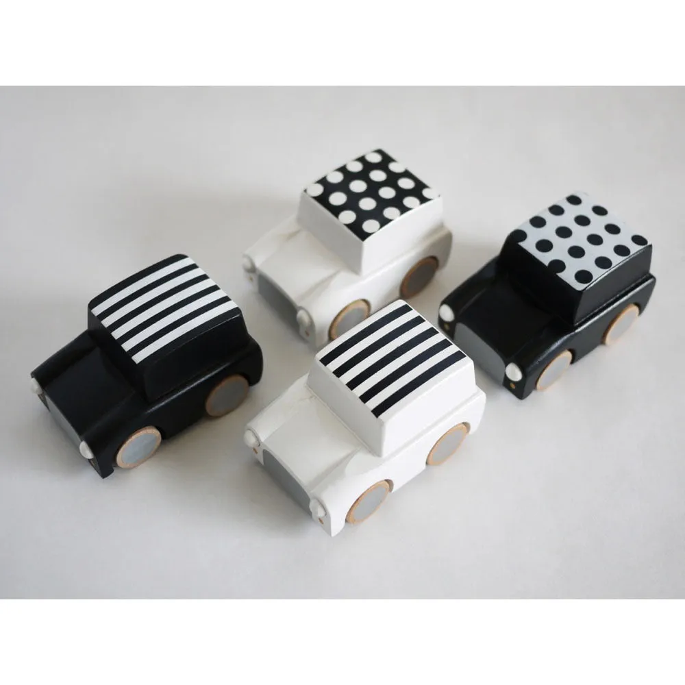 kiko  & gg* Kuruma Classic Wooden Wind Up Car Dots/Black