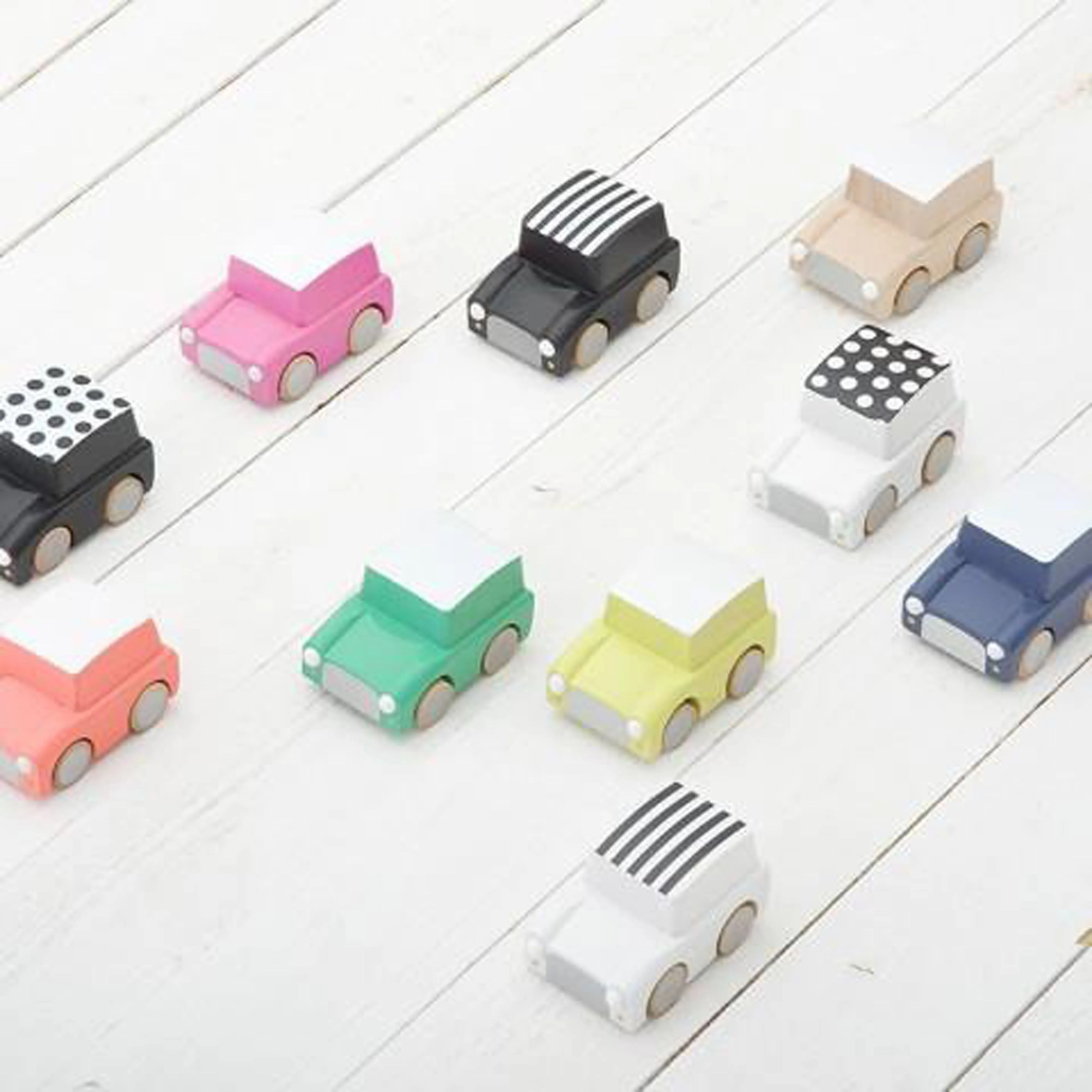 kiko  & gg* Kuruma Classic Wooden Wind Up Car Pink
