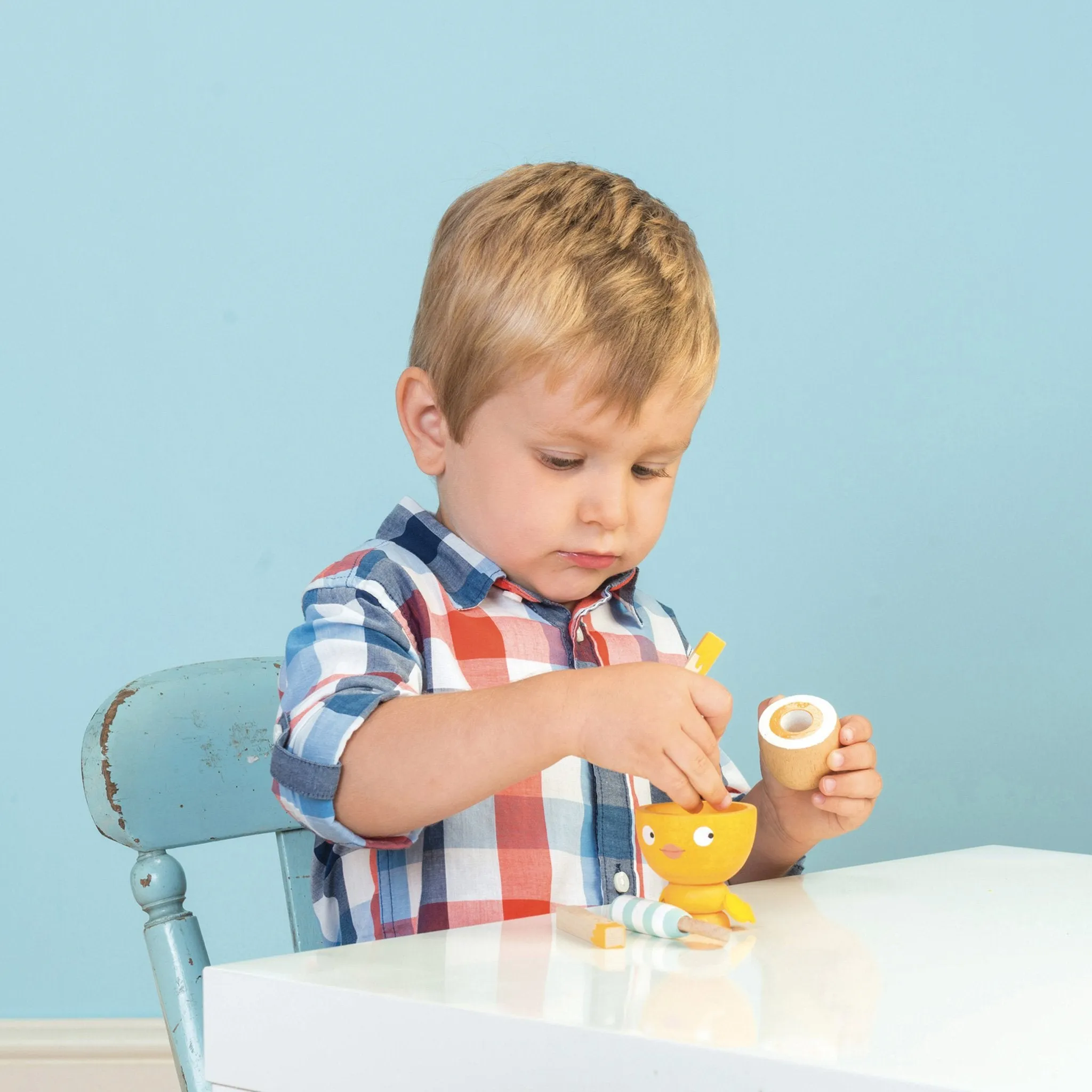 Le Toy Van Egg Cup & Soliders Wise - Kids Toys