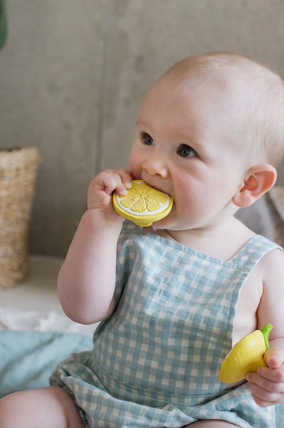 LEMON MINI ERGONOMIC BABY TEETHER