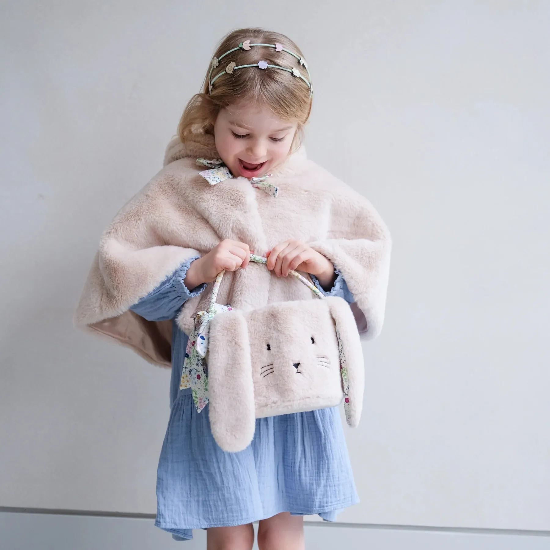 Mimi & Lula: Fluffy Easter Basket